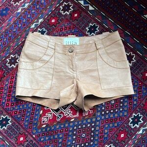 Illia | Genuine leather shorts